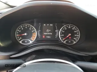 2020 Jeep Renegade Jeepster z VIN ZACNJAAB0LPL03333, wystawiony jako Copart lot #61016634 z przebiegiem 71 984 mil mil oraz Czysty tytuł • Clean title. Historia ofert i sprzedaży dostępna na DreamBid. Obrazek 9.