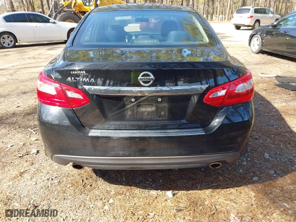 2017 Nissan Altima 2.5 SR with VIN 1N4AL3AP7HC236587, listed as a IAAI auction lot 41591452 with 101,429 mi miles. Bid and sale history available at carsss.com. Image 17.
