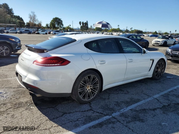 2015 Porsche Panamera 4 with VIN WP0AA2A7XFL007425, listed as a Copart auction lot 39322434 with 74,117 mi miles. Bid and sale history available at carsss.com. Image 3.