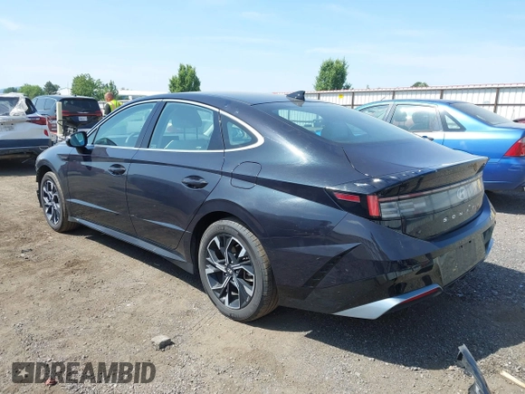 2024 Hyundai Sonata SEL z VIN KMHL64JA1RA425997, wystawiony jako IAAI lot #42489381 z przebiegiem 21 474 mil mil oraz . Historia ofert i sprzedaży dostępna na DreamBid. Obrazek 3.