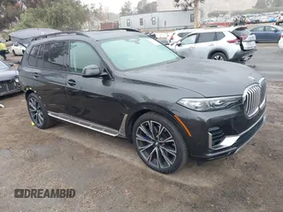 2021 BMW X7 xDrive40i z VIN 5UXCW2C02M9D83199, wystawiony jako IAAI lot #41556053 z przebiegiem 38 926 mil mil oraz . Historia ofert i sprzedaży dostępna na DreamBid. Obrazek 1.