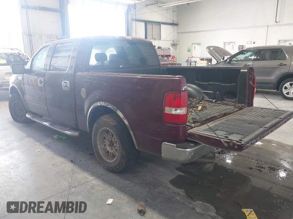 2004 Ford F-150 XLT z VIN 1FTRW12W44KC93229, wystawiony jako IAAI lot #42434756 z przebiegiem Nie podano mil oraz . Historia ofert i sprzedaży dostępna na DreamBid. Obrazek 3.
