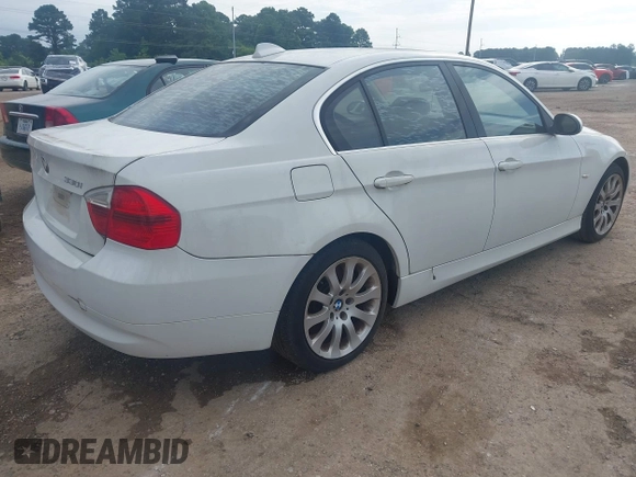 2006 BMW 3 Series 330i с VIN WBAVB33526PS18608, выставлен на аукционе IAAI как лот 42521613 с пробегом Не указан миль и . История ставок и продаж доступна на DreamBid. Изображение 4.