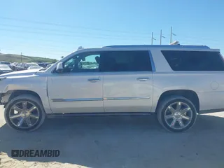 2018 Cadillac Escalade ESV Premium Luxury z VIN 1GYS3JKJ9JR167878, wystawiony jako IAAI lot #41739565 z przebiegiem 158 230 mil mil oraz . Historia ofert i sprzedaży dostępna na DreamBid. Obrazek 14.