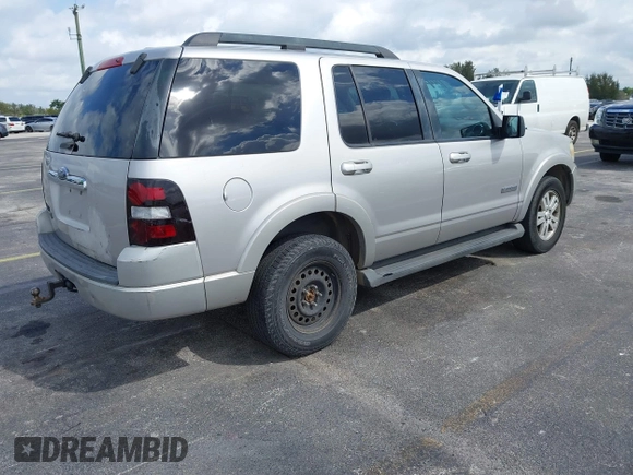 2008 Ford Explorer XLT with VIN 1FMEU63EX8UA58640, listed as a IAAI auction lot 41607202 with 93,866 mi miles. Bid and sale history available at carsss.com. Image 4.