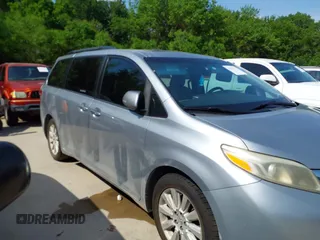 2016 Toyota Sienna XLE with VIN 5TDYK3DC5GS763674, listed as a IAAI auction lot 42035115 with 133,120 mi miles. Bid and sale history available at carsss.com. Image 13.