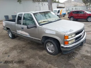 1998 Chevrolet Silverado 1500 with VIN 2GCEC19R3W1122806, listed as a IAAI auction lot 42153517 with 271,788 mi miles and . Bid and sale history available at DreamBid. Image 1.