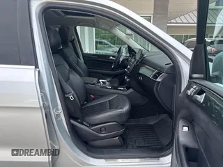 2017 Mercedes-Benz GLS 450 z VIN 4JGDF6EE6HA746672, wystawiony jako IAAI lot #42662088 z przebiegiem 136 953 mil mil oraz . Historia ofert i sprzedaży dostępna na DreamBid. Obrazek 5.