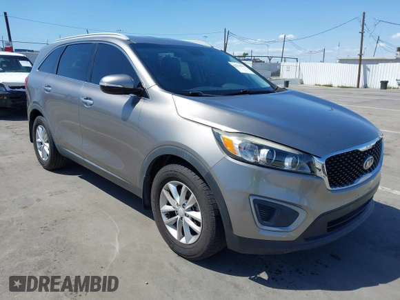 2017 Kia Sorento LX with VIN 5XYPG4A35HG284788, listed as a IAAI auction lot 41966692 with 68,692 mi miles. Bid and sale history available at carsss.com. Image 1.