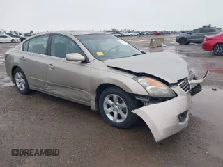 2009 Nissan Altima 2.5 S with VIN 1N4AL21E19N529707, listed as a IAAI auction lot 41959465 with 137,497 mi miles. Bid and sale history available at carsss.com. Image 1.