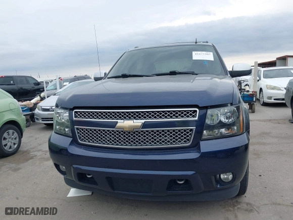 2011 Chevrolet Avalanche LTZ with VIN 3GNTKGE32BG251904, listed as a IAAI auction lot 41677307 with 143,653 mi miles. Bid and sale history available at carsss.com. Image 12.