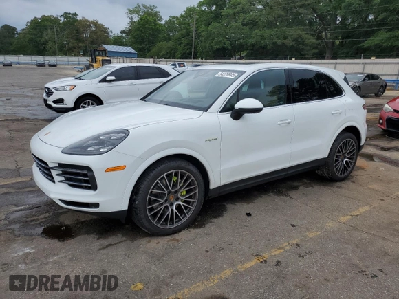 2021 Porsche Cayenne E-Hybrid Hybrid z VIN WP1AE2AY1MDA24696, wystawiony jako Copart lot #54376945 z przebiegiem 36 303 mil mil oraz Szkoda całkowita • Salvage title. Historia ofert i sprzedaży dostępna na DreamBid. Obrazek 1.