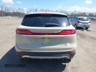 2018 Lincoln MKC Premiere with VIN 5LMCJ1C9XJUL03767, listed as a IAAI auction lot 42055927 with 39,718 mi miles and . Bid and sale history available at DreamBid. Image 17.