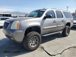 2008 GMC Yukon XL SLT w/4SB with VIN 1GKFC16088R203521, listed as a Copart auction lot 45538025 with 136,944 mi miles and Salvage Title. Bid and sale history available at carsss.com. Image 1.