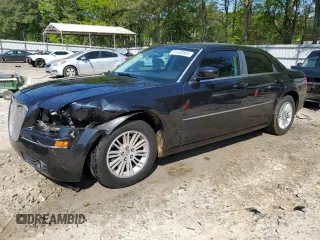 2008 Chrysler 300 Touring z VIN 2C3KA53G18H294662, wystawiony jako Copart lot #51600805 z przebiegiem 157 029 mil mil oraz Szkoda całkowita • Salvage title. Historia ofert i sprzedaży dostępna na DreamBid. Obrazek 1.