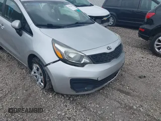 2013 Kia Rio LX z VIN KNADM4A33D6111258, wystawiony jako IAAI lot #39934097 z przebiegiem 53 008 mil mil oraz . Historia ofert i sprzedaży dostępna na DreamBid. Obrazek 6.