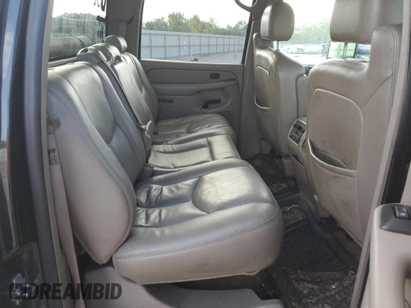 2006 GMC Sierra 3500 DRW SL z VIN 1GTHK33236F115273, wystawiony jako Copart lot #68807084 z przebiegiem 249 002 mil mil oraz Szkody całkowita. Historia ofert i sprzedaży dostępna na DreamBid. Obrazek 11.