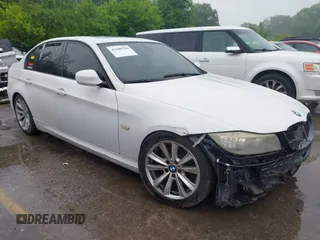 2009 BMW 3 Series 335i xDrive z VIN WBAPL33589A407079, wystawiony jako IAAI lot #42280794 z przebiegiem 179 549 mil mil oraz . Historia ofert i sprzedaży dostępna na DreamBid. Obrazek 1.
