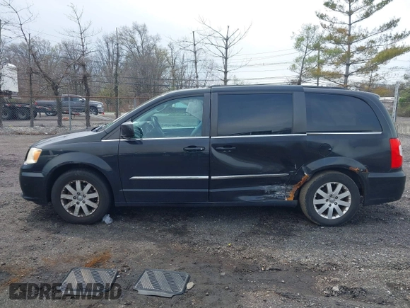 2011 Chrysler Town & Country Touring L with VIN 2A4RR8DG7BR641782, listed as a IAAI auction lot 42042025 with 141,884 mi miles and . Bid and sale history available at DreamBid. Image 13.
