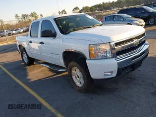 2011 Chevrolet Silverado 1500 LT with VIN 3GCPCSE0XBG179219, listed as a IAAI auction lot 41769270 with 115,226 mi miles. Bid and sale history available at carsss.com. Image 1.