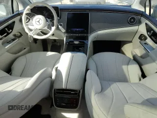2024 Mercedes-Benz EQE 350 z VIN W1KEG1CB9RF056958, wystawiony jako Copart lot #41813745 z przebiegiem 1 626 mil mil oraz Szkoda całkowita • Salvage title. Historia ofert i sprzedaży dostępna na DreamBid. Obrazek 8.