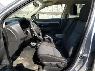 2017 Mitsubishi Outlander SE with VIN JA4AD3A39HZ070648, listed as a Copart auction lot 50087875 with 87,829 mi miles and Salvage Title. Bid and sale history available at carsss.com. Image 7.