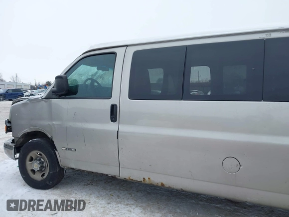 2005 Chevrolet Express Passenger with VIN 1GAHG39U151241968, listed as a IAAI auction lot 41281430 with 148,748 mi miles and . Bid and sale history available at DreamBid. Image 14.