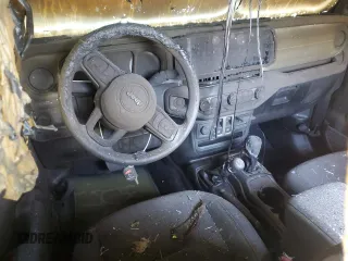 2025 Jeep Wrangler Sport S z VIN 1C4PJXAN2SW532381, wystawiony jako Copart lot #56226185 z przebiegiem Nie podano mil oraz Nie do naprawy • Non repairable. Historia ofert i sprzedaży dostępna na DreamBid. Obrazek 8.