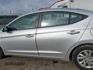 2017 Hyundai Elantra SE z VIN 5NPD74LF5HH171006, wystawiony jako IAAI lot #42268343 z przebiegiem 83 303 mil mil oraz . Historia ofert i sprzedaży dostępna na DreamBid. Obrazek 14.