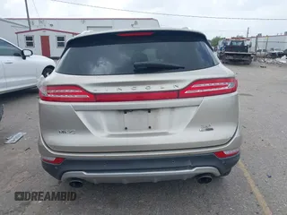 2015 Lincoln MKC z VIN 5LMCJ1A92FUJ19837, wystawiony jako IAAI lot #41948224 z przebiegiem Nie podano mil oraz . Historia ofert i sprzedaży dostępna na DreamBid. Obrazek 16.