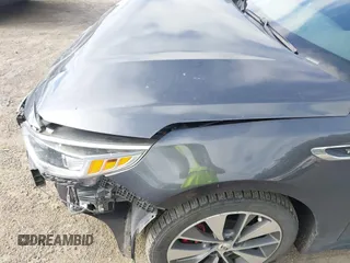2016 Kia Optima SX Turbo z VIN 5XXGW4L28GG010897, wystawiony jako IAAI lot #42703779 z przebiegiem 121 918 mil mil oraz . Historia ofert i sprzedaży dostępna na DreamBid. Obrazek 18.