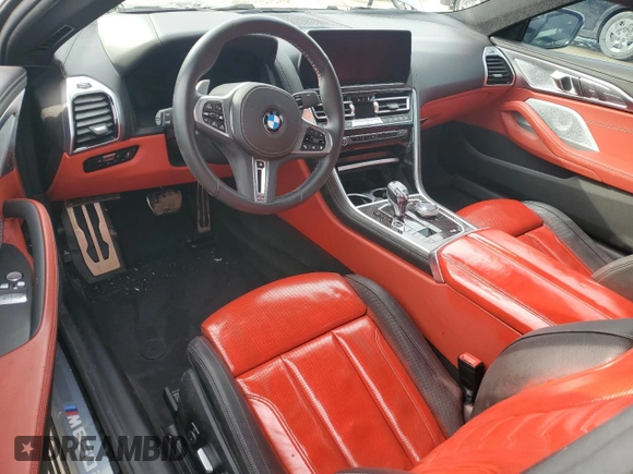 2024 BMW 8 Series M850i xDrive z VIN WBABC4C0XRCN56084, wystawiony jako Copart lot #86747974 z przebiegiem Nie podano mil oraz Szkody całkowita. Historia ofert i sprzedaży dostępna na DreamBid. Obrazek 8.
