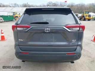 2021 Toyota RAV4 XLE with VIN 2T3P1RFV0MW213664, listed as a IAAI auction lot 41931079 with 65,922 mi miles. Bid and sale history available at carsss.com. Image 16.