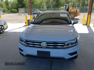 2018 Volkswagen Tiguan SEL z VIN 3VV2B7AX0JM197274, wystawiony jako IAAI lot #42392421 z przebiegiem 45 453 mil mil oraz . Historia ofert i sprzedaży dostępna na DreamBid. Obrazek 12.