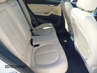 2017 BMW X1 xDrive28i z VIN WBXHT3C32H5F83287, wystawiony jako IAAI lot #42791160 z przebiegiem 69 006 mil mil oraz . Historia ofert i sprzedaży dostępna na DreamBid. Obrazek 8.
