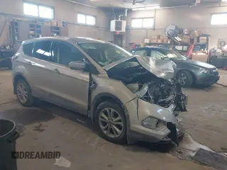 2017 Ford Escape SE z VIN 1FMCU0GD0HUC93439, wystawiony jako IAAI lot #41447523 z przebiegiem 94 776 mil mil oraz . Historia ofert i sprzedaży dostępna na DreamBid. Obrazek 1.