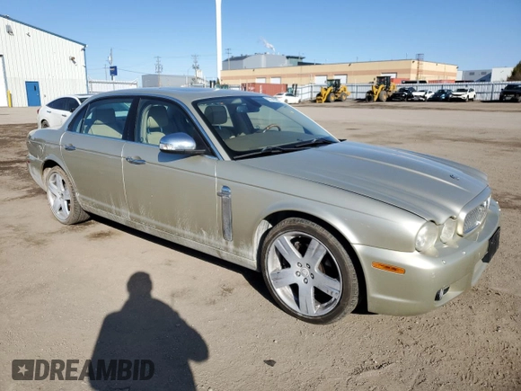 2008 Jaguar XJ with VIN SAJXA82B98SH19616, listed as a Copart auction lot 53146395 with 251,483 mi miles and Clean Title. Bid and sale history available at DreamBid. Image 4.