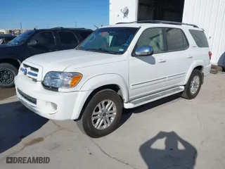 2007 Toyota Sequoia Limited with VIN 5TDZT38A17S285764, listed as a IAAI auction lot 41451357 with 246,890 mi miles. Bid and sale history available at carsss.com. Image 2.