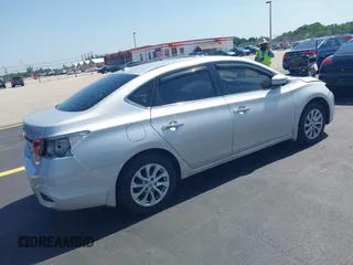 2018 Nissan Sentra SV z VIN 3N1AB7AP6JL640210, wystawiony jako IAAI lot #42287203 z przebiegiem 67 060 mil mil oraz . Historia ofert i sprzedaży dostępna na DreamBid. Obrazek 4.