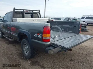 2000 Chevrolet Silverado 2500 LT with VIN 1GCGK29U4YE416111, listed as a IAAI auction lot 41304665 with 1 mi miles. Bid and sale history available at carsss.com. Image 6.