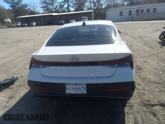 2024 Hyundai Elantra SEL with VIN KMHLM4DG4RU764080, listed as a IAAI auction lot 40941640 with 571 mi miles. Bid and sale history available at carsss.com. Image 17.