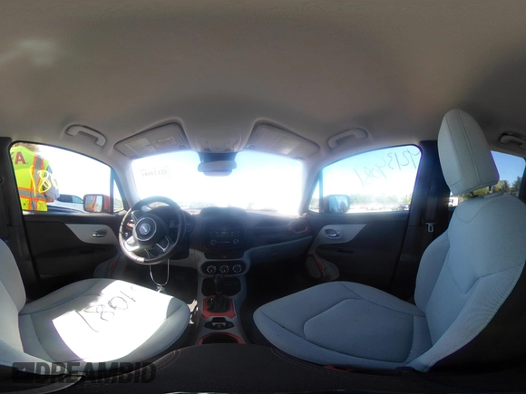 2016 Jeep Renegade Latitude with VIN ZACCJABTXGPC53077, listed as a IAAI auction lot 42134081 with 30,191 mi miles and . Bid and sale history available at carsss.com. Image 18.