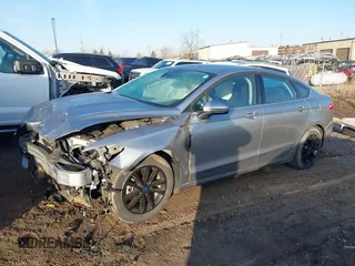 2020 Ford Fusion SE with VIN 3FA6P0HD6LR222565, listed as a IAAI auction lot 41784409 with 27,345 mi miles. Bid and sale history available at carsss.com. Image 2.