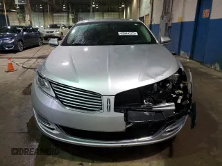2015 Lincoln MKZ with VIN 3LN6L2G92FR610410, listed as a Copart auction lot 43044225 with 109,762 mi miles and Clean Title. Bid and sale history available at carsss.com. Image 5.