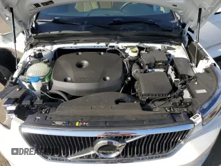 2020 Volvo XC40 Momentum with VIN YV4162UK8L2177380, listed as a Copart auction lot 49244565 with 45,228 mi miles and Salvage Title. Bid and sale history available at DreamBid. Image 14.