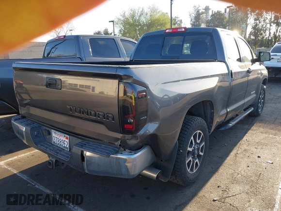 2017 Toyota Tundra SR5 z VIN 5TFRY5F12HX219154, wystawiony jako IAAI lot #42014740 z przebiegiem 137 813 mil mil oraz . Historia ofert i sprzedaży dostępna na DreamBid. Obrazek 4.