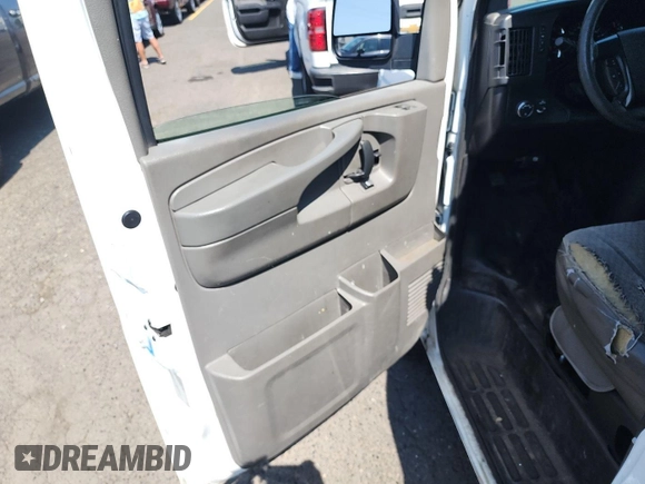 2015 Chevrolet Express Cargo with VIN 1GCWGFCF3F1123576, listed as a IAAI auction lot 42654774 with 183,911 mi miles and . Bid and sale history available at DreamBid. Image 2.