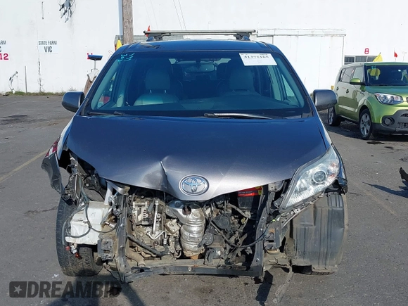 2017 Toyota Sienna LE with VIN 5TDJZ3DC2HS154993, listed as a IAAI auction lot 41372165 with 151,300 mi miles. Bid and sale history available at carsss.com. Image 13.