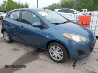2014 Mazda 2 Sport z VIN JM1DE1KYXE0172636, wystawiony jako IAAI lot #42114251 z przebiegiem 129 346 mil mil oraz . Historia ofert i sprzedaży dostępna na DreamBid. Obrazek 1.