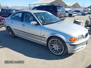 2001 BMW 3 Series 330i with VIN WBAAV53451FJ66575, listed as a IAAI auction lot 41665948 with 197,048 mi miles. Bid and sale history available at carsss.com. Image 1.